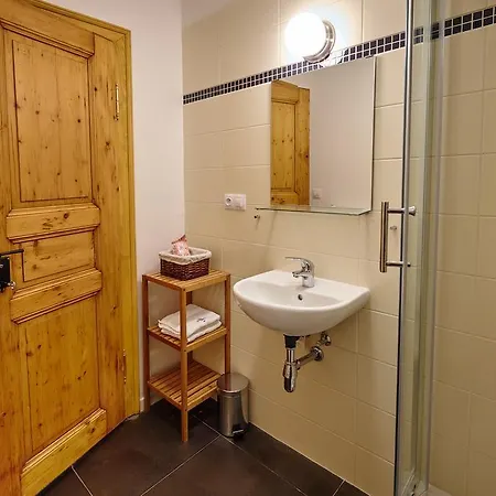 Queen Bee Apartman