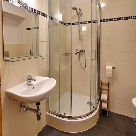 Queen Bee Apartman *