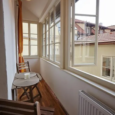 아파트 퀸 비 아파트먼츠 프라하