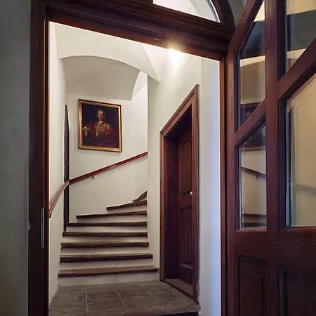 퀸 비 아파트먼츠 아파트 *