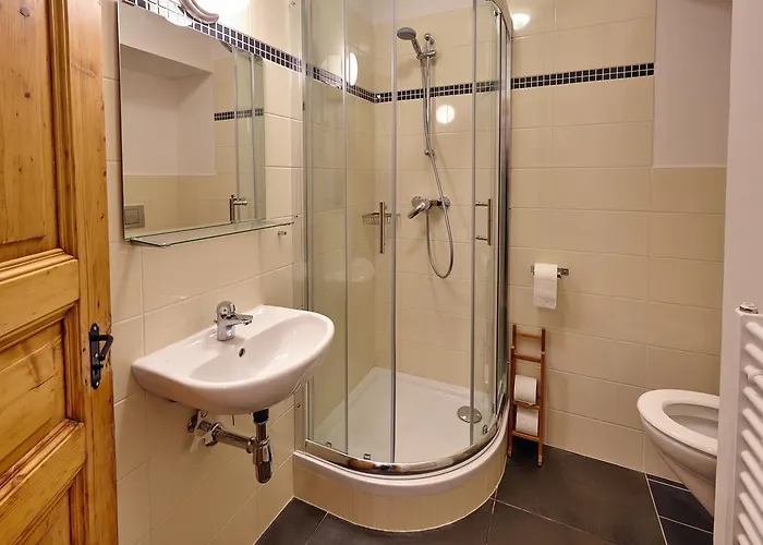 Queen Bee Apartman *